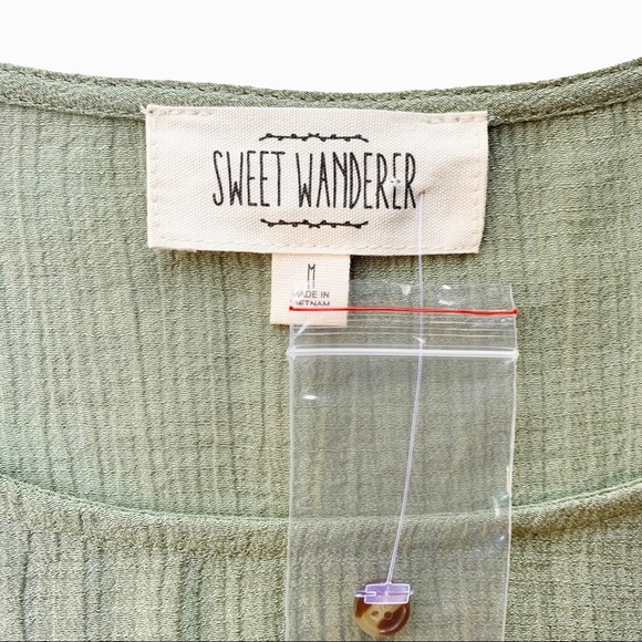 Sweet Wanderer Olive Green Button Back Top Medium - Picture 3 of 5